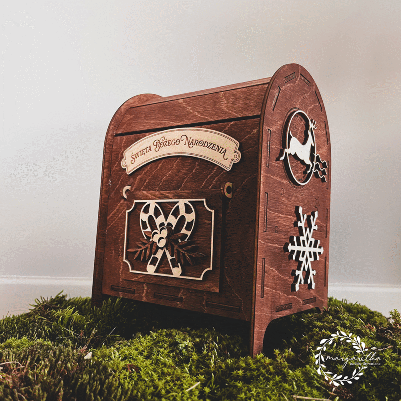 Drewniana skrzynka na listy do Mikołaja